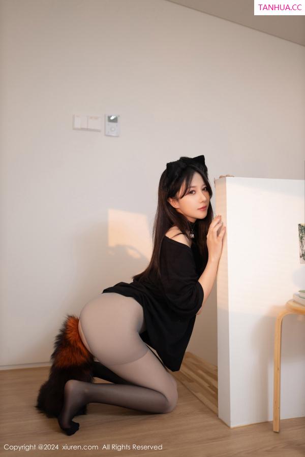 鱼子酱fish  [XiuRen]高清写真图 2024.10.18 No.9314 鱼子酱Fish 美腿黑丝第8张图片